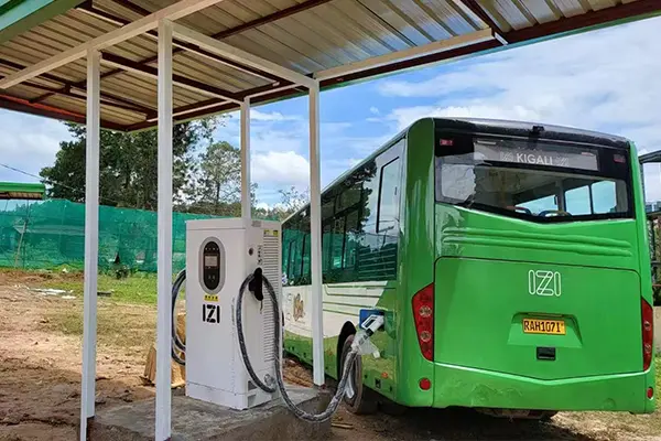 AMPPAL DC-Schnellladeprojekt für IZI-Elektrobusse in Ruanda